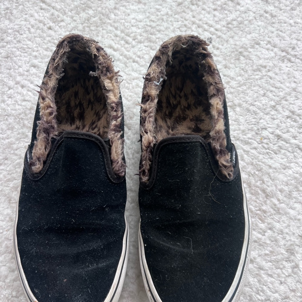 Black Slip-On vans with Faux Fur Lining